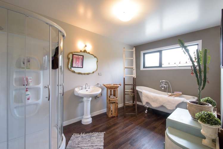 170 Ruffell Road Westland Surrounds_11