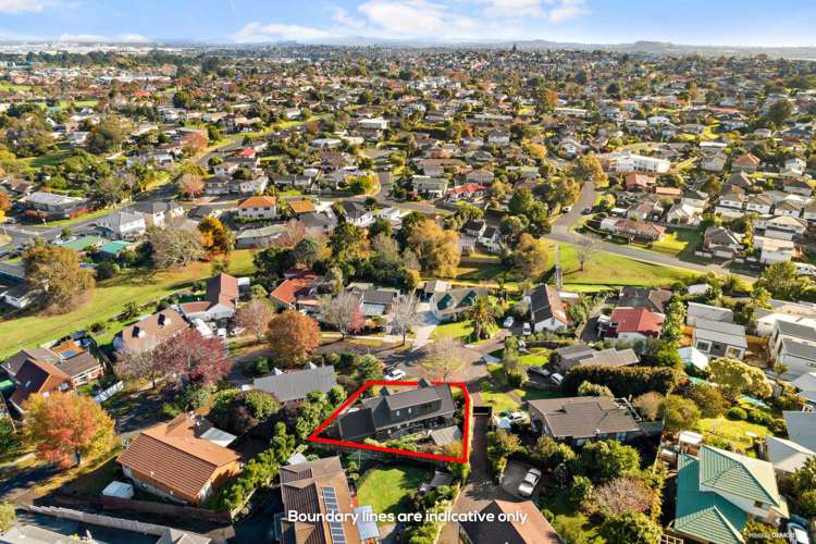 32 Orinda Close Botany Downs_19