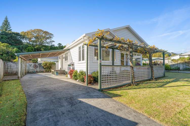 44 Hookway Grove Paraparaumu_0