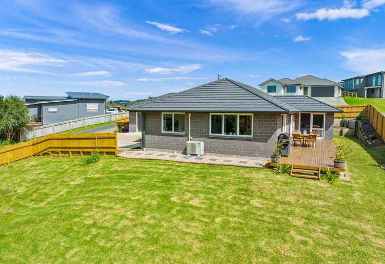 40 Pebble Beach Boulevard Te Kamo_12