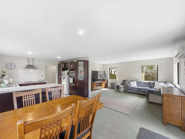 33 Riverglade Parkway Te Atatu South_3