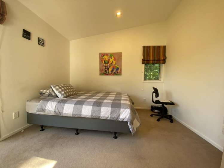 76 Heretaunga Square Silverstream_12