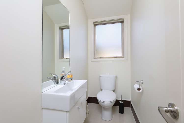 3 Heron Grove Richmond_16