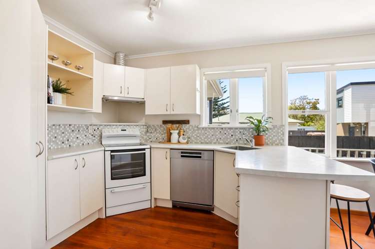 90 Gloria Avenue Te Atatu Peninsula_5