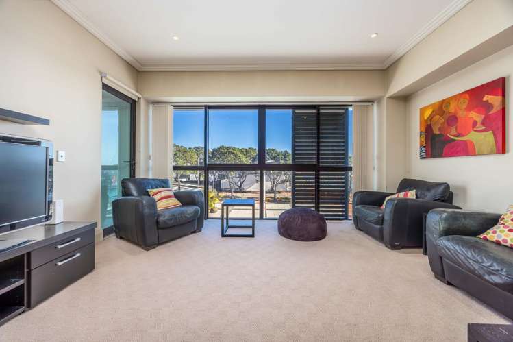 1E/99 Customs Street West_2