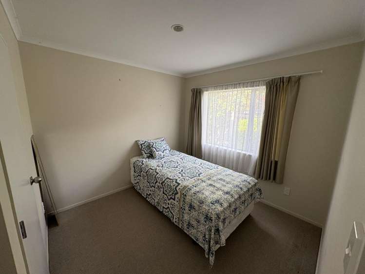 14 Roderick Place 11614_9