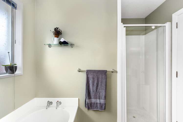 20a Salford Avenue Redwood_9