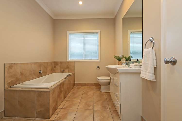 7 Hunter Drive Awatoto_11