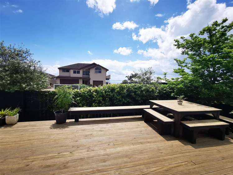 25 Crispe Road Clarks Beach_23