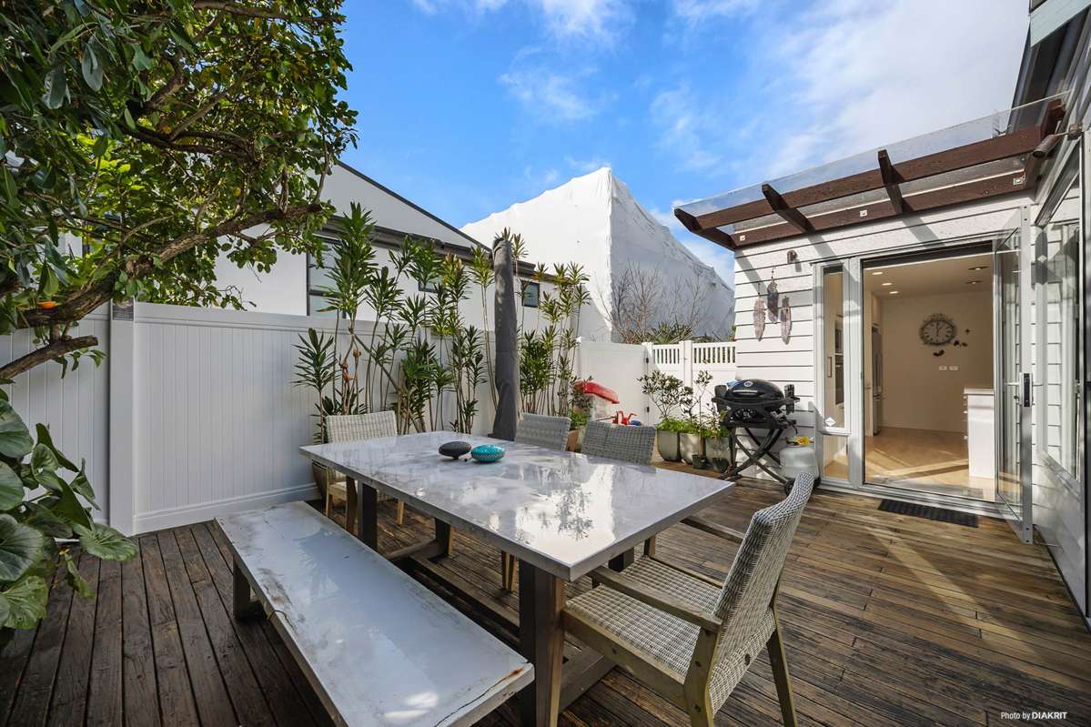 25A Hawera Road_1