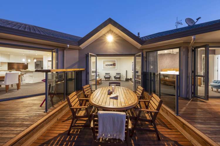 8 Almond Grove Greenhithe_6