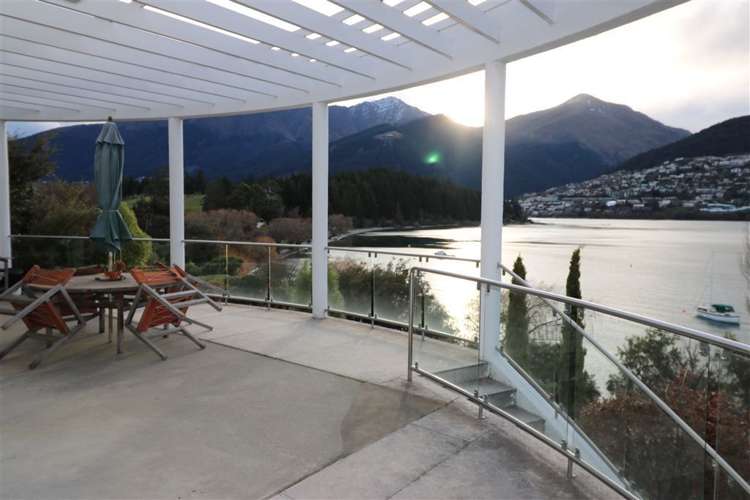 713 Peninsula Road Kelvin Heights_11