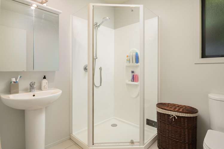 2936 Kenepuru Road Portage_38