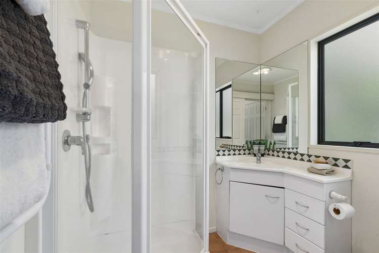 2/10 Firth Road Torbay_11