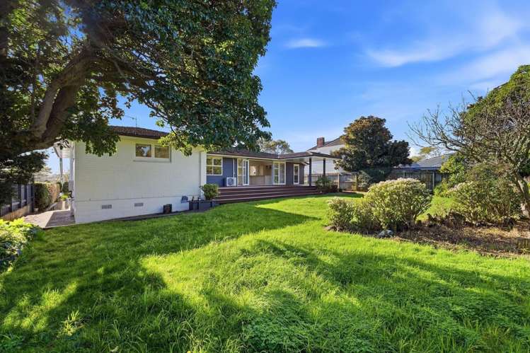 143 Riddell Road 1670_21