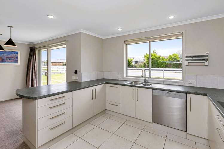 20 Sando Way One Tree Point_10