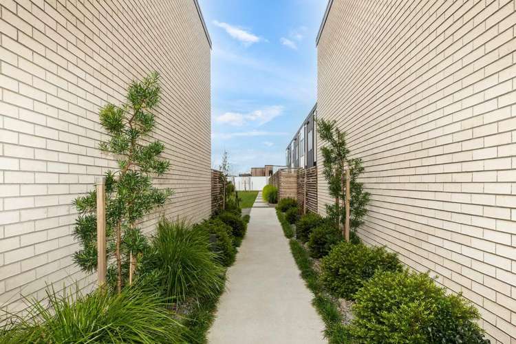 10/1 Vialou Street 10463_13