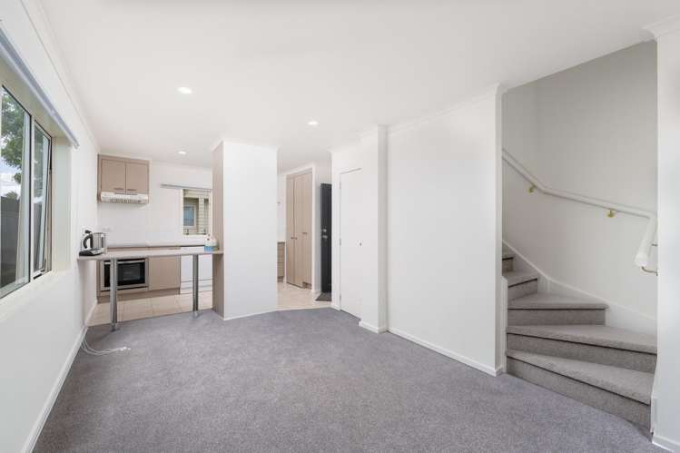 1/49 Henderson Valley Road Henderson_1