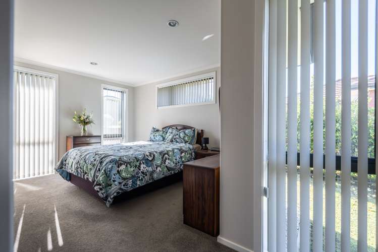 12 Cabourne Drive Glenview_9