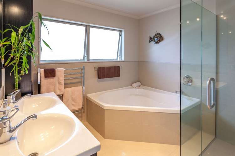 221 Onemana Drive Onemana_25