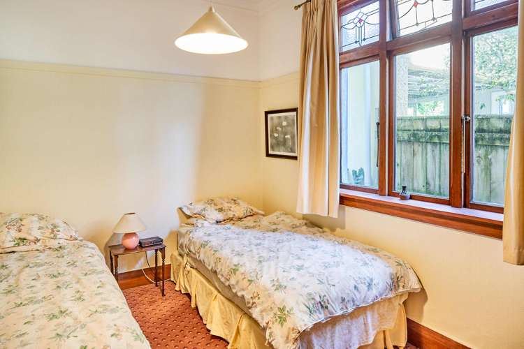 35 Marine Parade Eastbourne_24