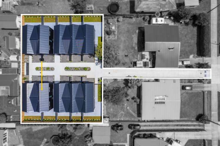 9/624A Queen Street East Levin_16