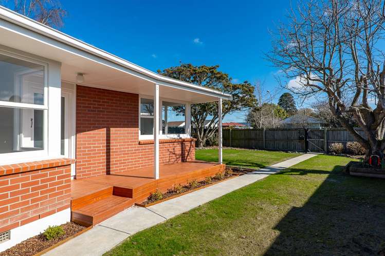 2 Freebairn Street Redwood_1