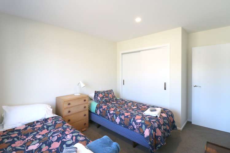 213 Queens Drive Windsor_19