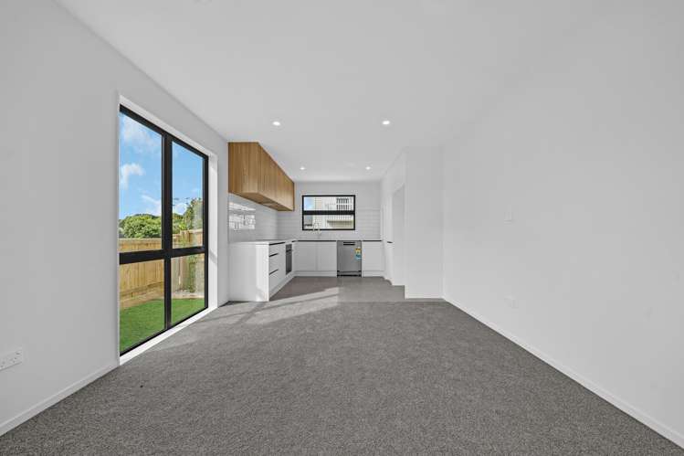 15A Holland Avenue Point England_8