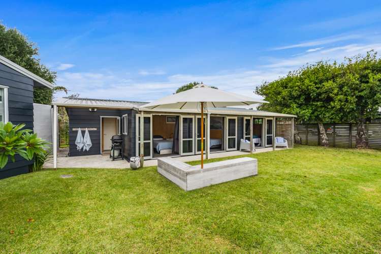 8 Ringer Avenue Matapouri_30