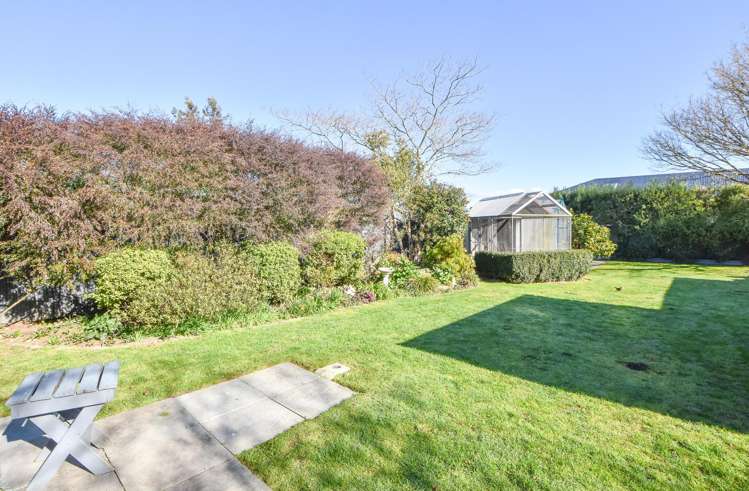 374 High Street South Carterton_24