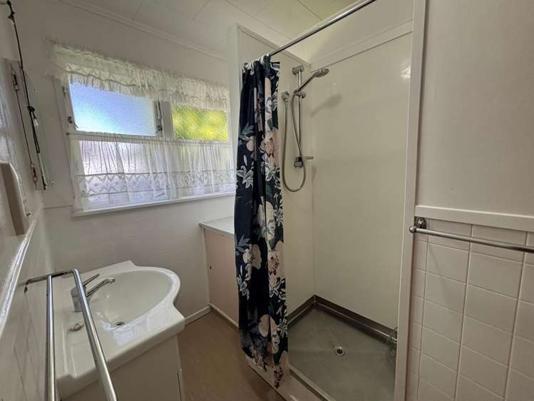 14 Katene Street West End_10