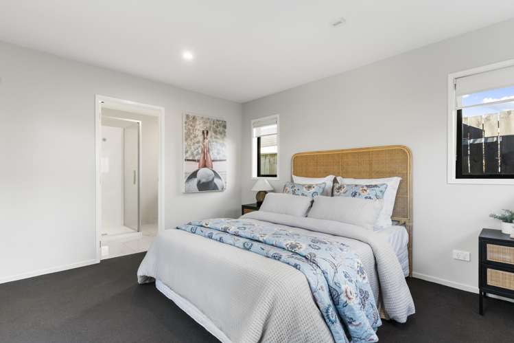 8 Opouatu Avenue Glenbrook_15