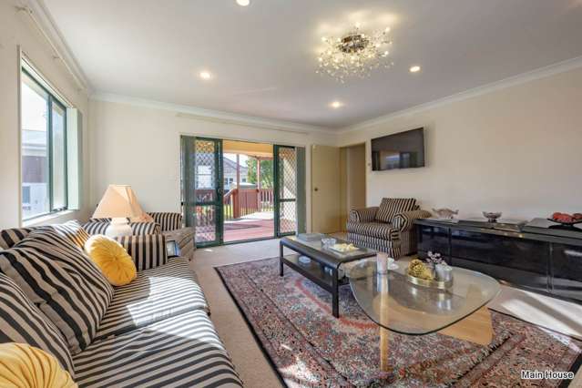 35 & 35a Fruitvale Road New Lynn_4