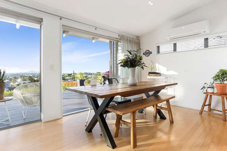 1 Charles Dickens Drive Mellons Bay_10