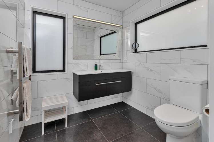 11 Waitemata Drive One Tree Point_15