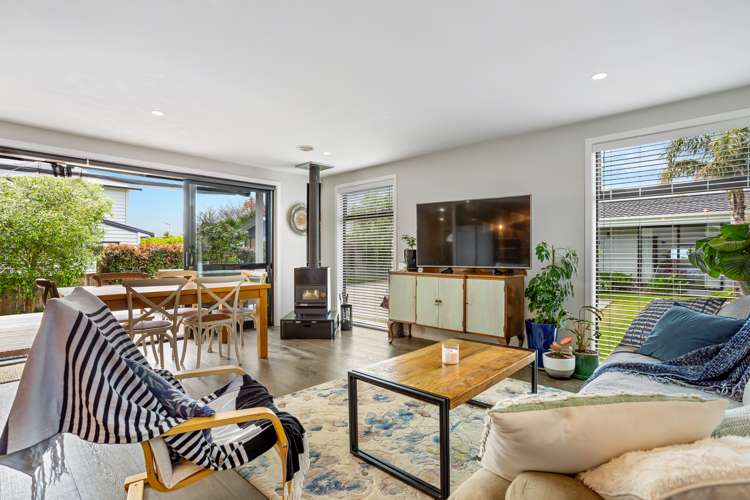 8 Bosun Place Te Atatu Peninsula_2