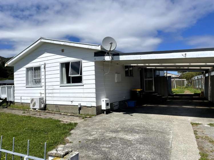 1 Weymouth Grove Wainuiomata_0