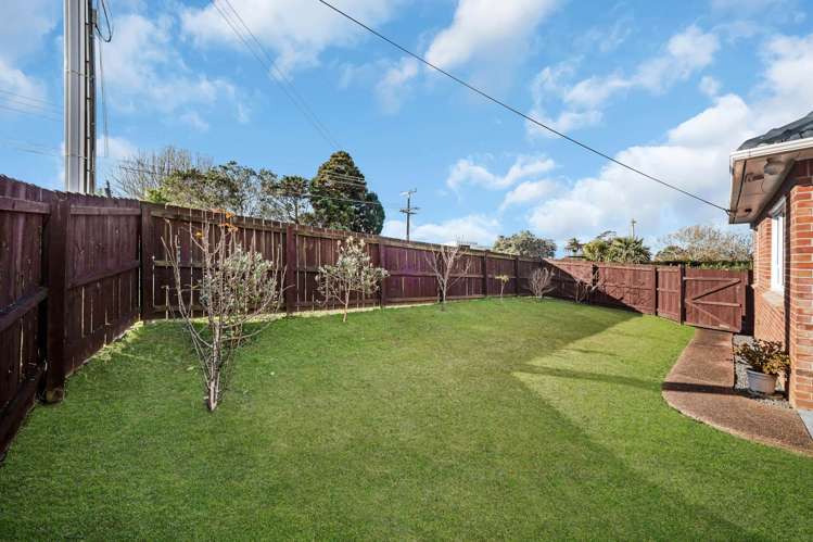 11 Tirimoana Road Te Atatu South_20