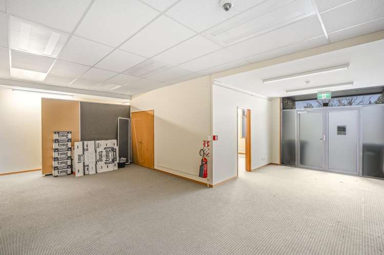 21 The Mall Cromwell_14