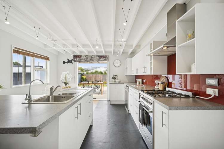 40 Ava Street Petone_13