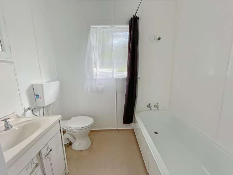 151 Hine Road 10629_4