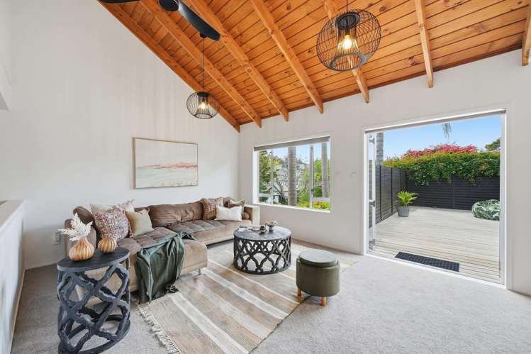 2/8 Rossmore Terrace Murrays Bay_12