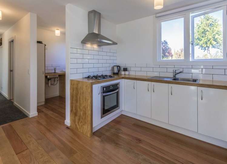 6 Frye Crescent Albert Town_6