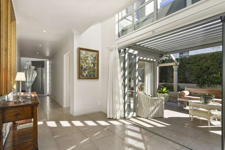 114 Vauxhall Road Narrow Neck_18