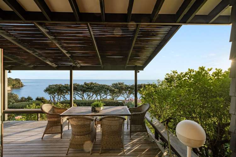 153 Beach Road Castor Bay_12
