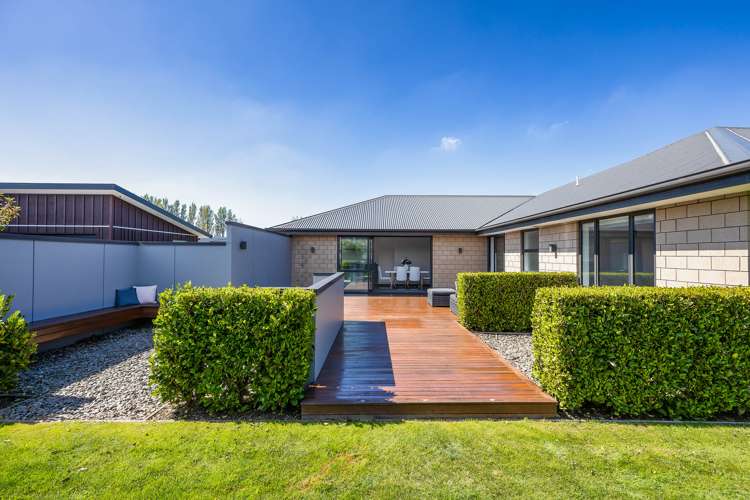 29 Russ Drive Lincoln_18