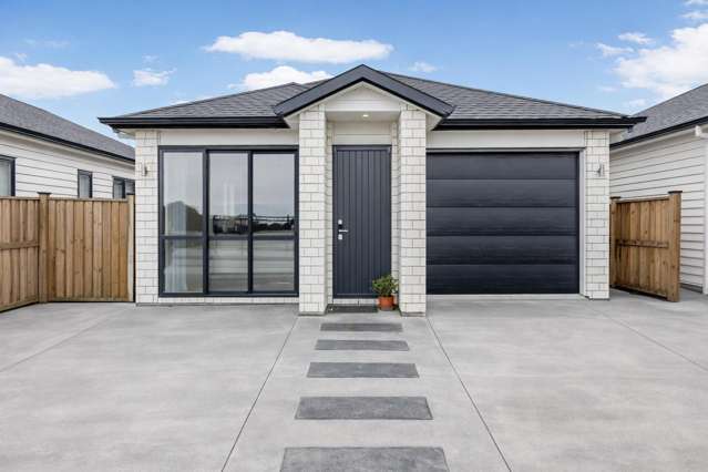 Modern Living in the Heart of Kauri Flats