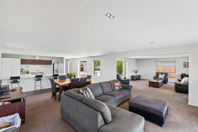 Priced to sell! Huge Family home!