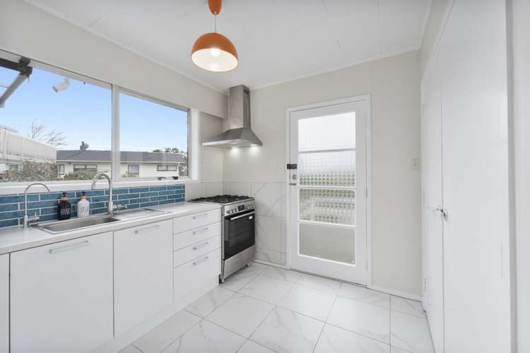 2/27 Spence Road Henderson_8